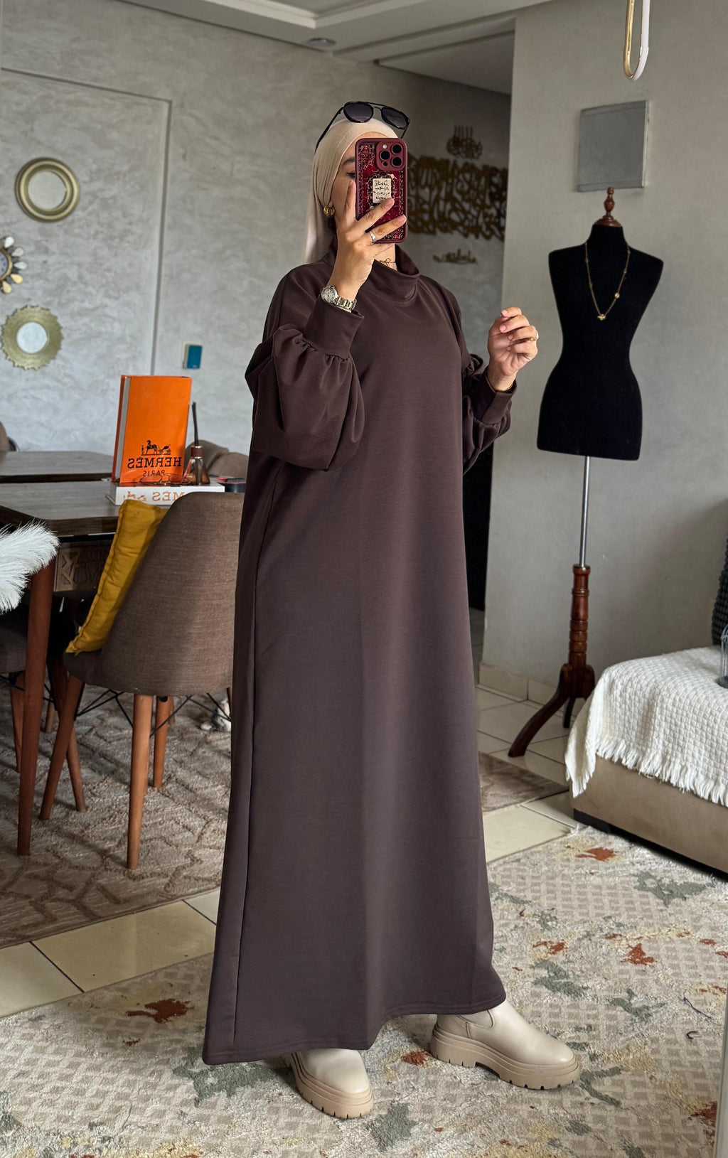 جلابة عصرية نسوية طويلة – ستايل رايق و مريح لجميع المناسبات