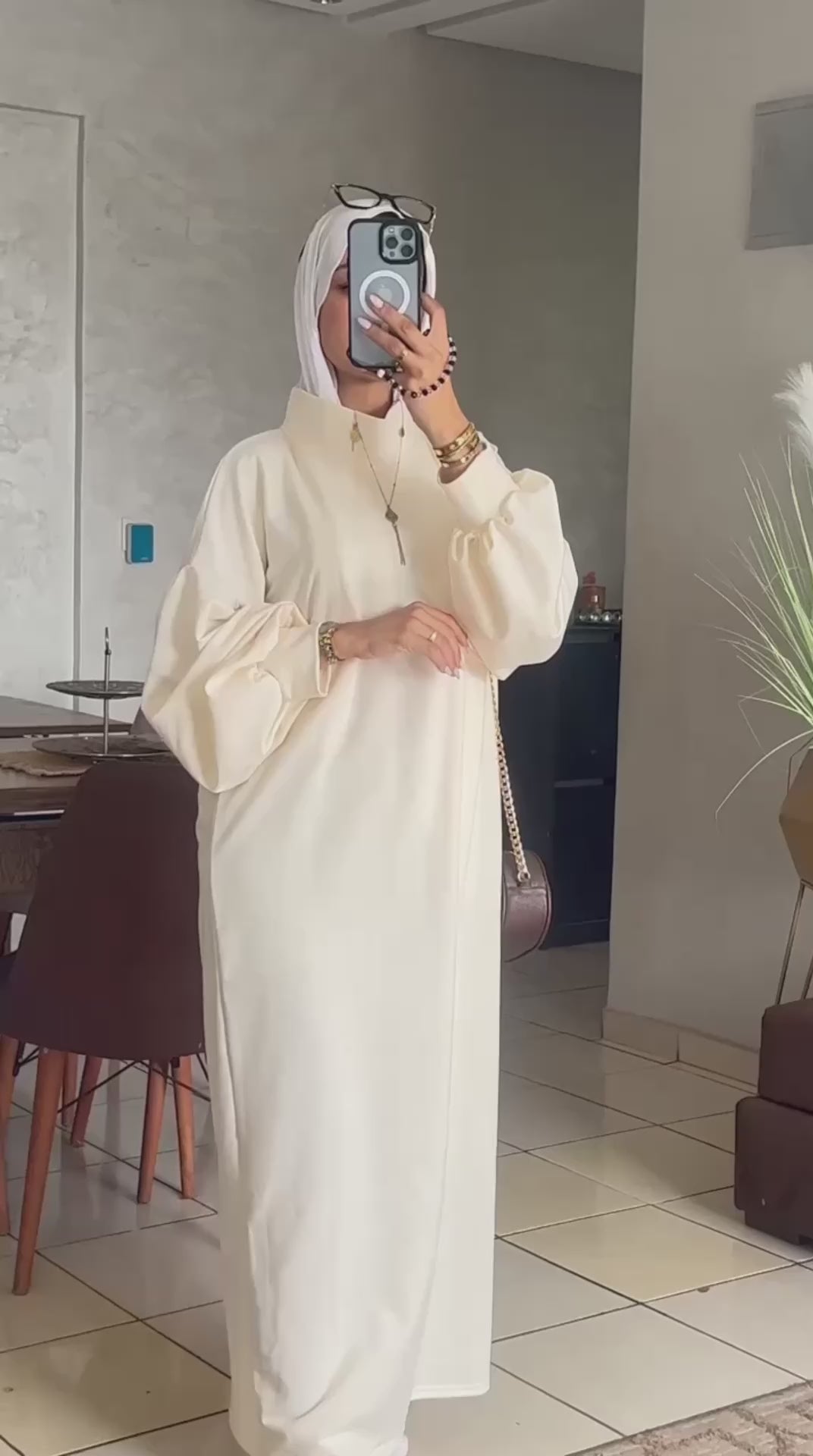 جلابة عصرية نسوية طويلة – ستايل رايق و مريح لجميع المناسبات